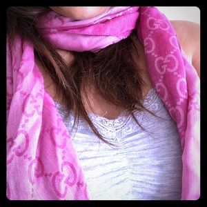 Gucci Reversible shawl🧣